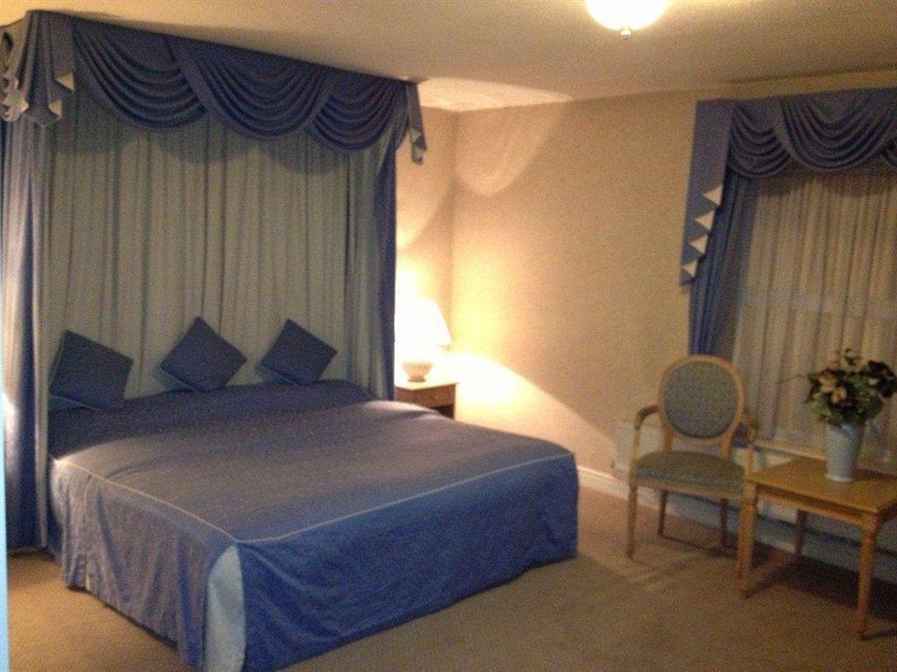 The Kingfisher Hotel Kingswinford Buitenkant foto